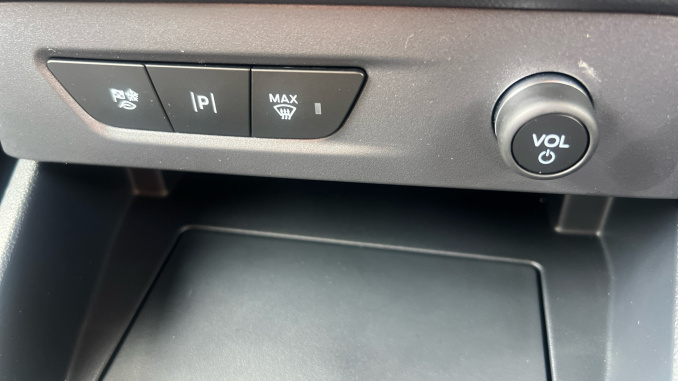 Ford Transit Courier E-Transit Courier 100kW 43kWh Trend Van Auto - Image 28